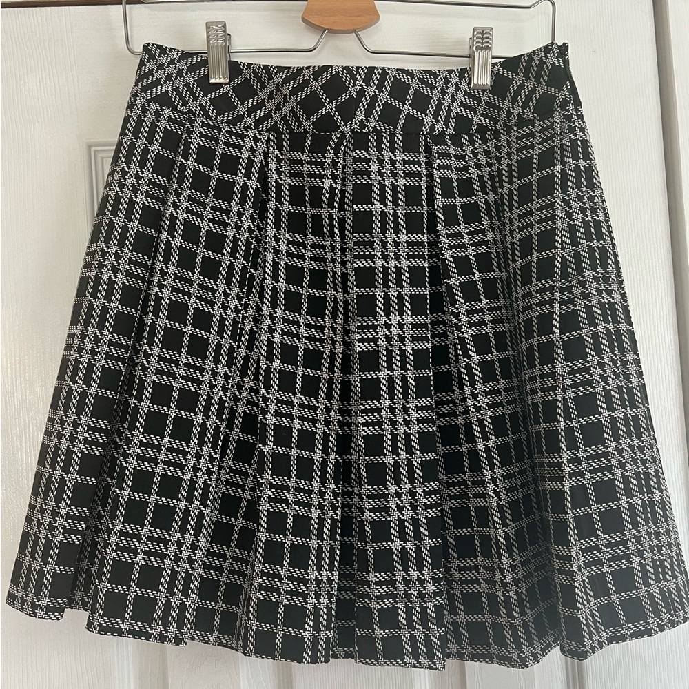 Banana Republic Pleated Patterned Skirt size 4